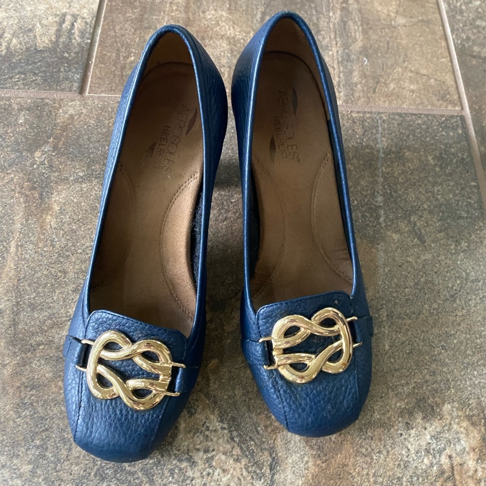 Aerosoles navy blue heels